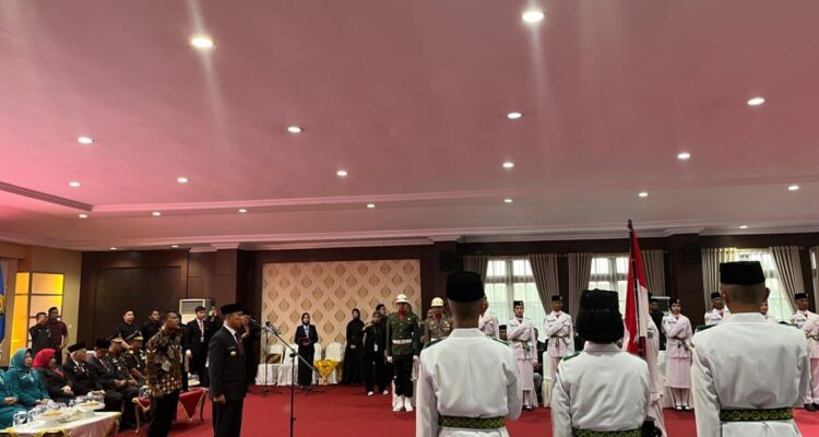 Suasana pengukuhan petugas Paskibraka Tingkat Provinsi oleh Gubernur Sulawesi Tenggara (Sultra), Andi Sumangerukka. (dok. IndeksSultra.com/ Nur Cahaya)